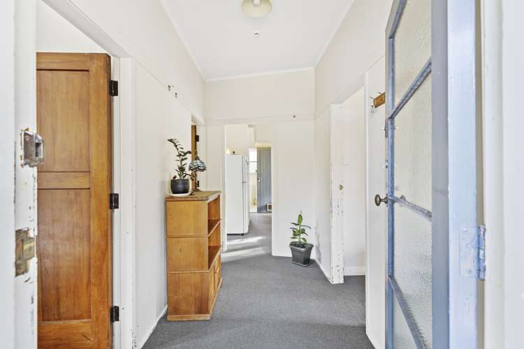 54 Savage Crescent West End_7