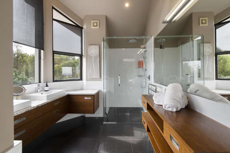 70 Waicola Drive Fitzherbert_30