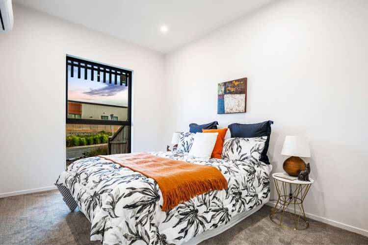 12 Taiororua Avenue Massey_11