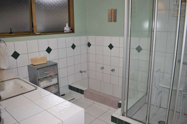 7 Knights Grove Otaki_13