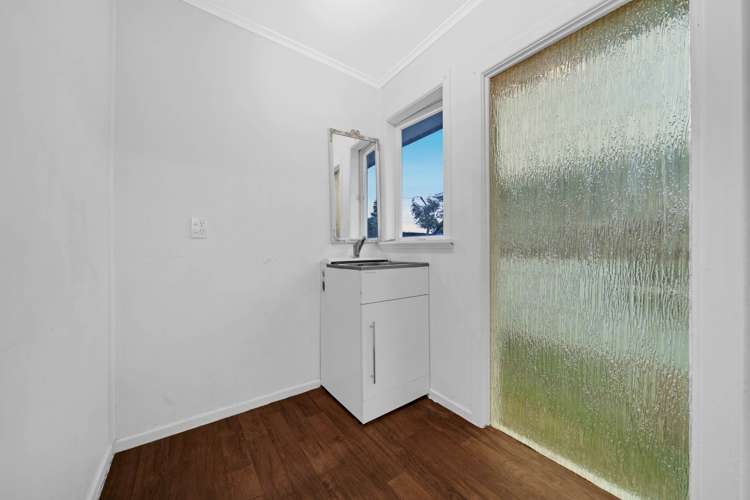 175 White Swan Road Mt Roskill_12