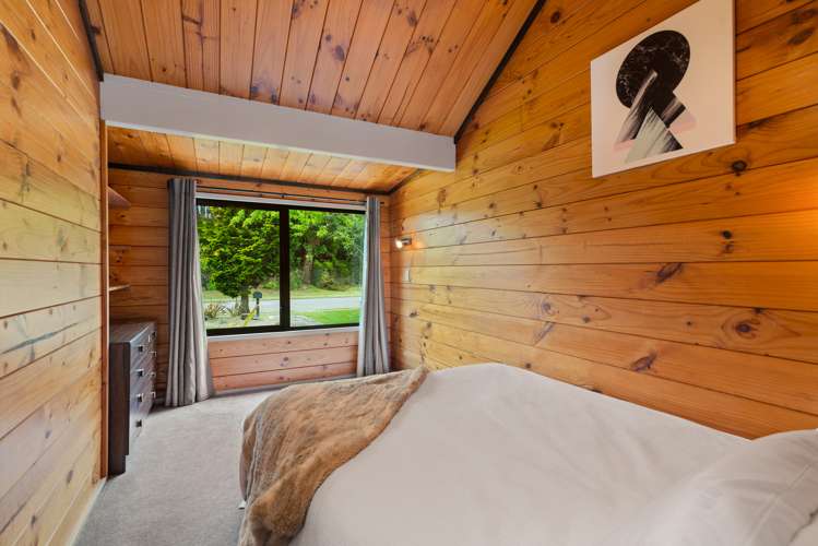 13 Henare Place Tihiotonga_21