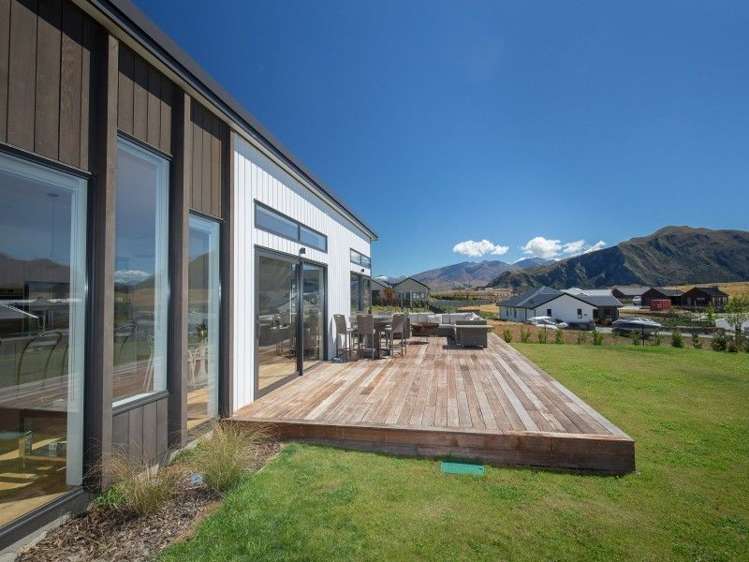 86 Infinity Drive Wanaka_1
