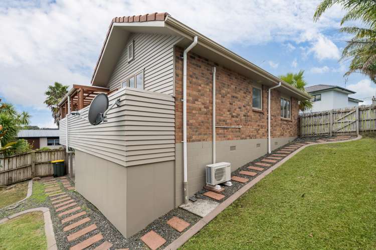 82 Rivervale Grove Stanmore Bay_24