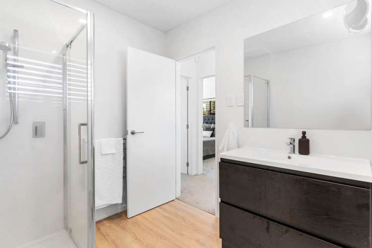 9/10 Hutchinsons Road Bucklands Beach_6