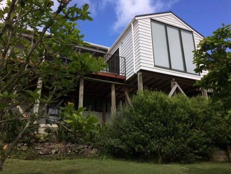 227 Golf Road Titirangi_12