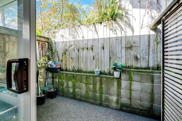 B/8/30 Hunter Street 500063_4