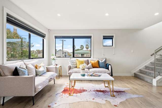 Family Home in  Mt. Albert Grammar School Zone