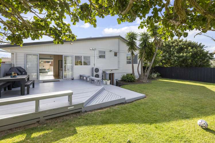 4 Binda Place Botany Downs_9
