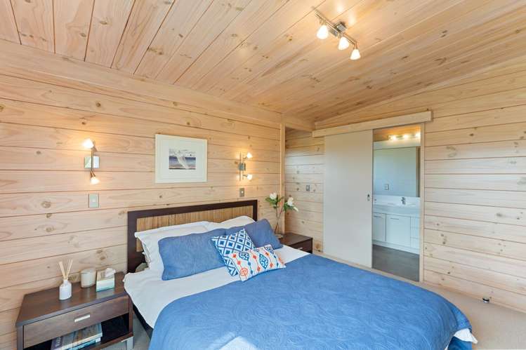 32 Reay Mackay Grove Waikawa Beach_11