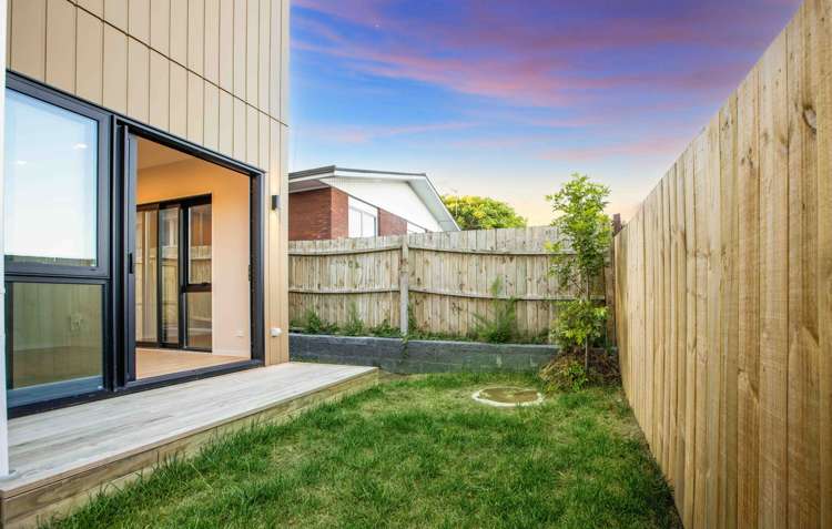 2/155 Te Atatu Road Te Atatu South_11