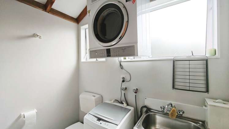 11B Helicon Place Sunnynook_3