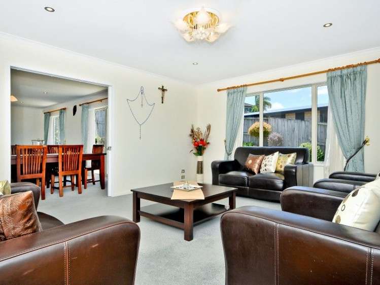 96 Farnborough Drive Grandview Heights_17