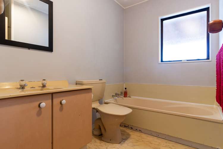 100 Sylvan Road Parkvale_9