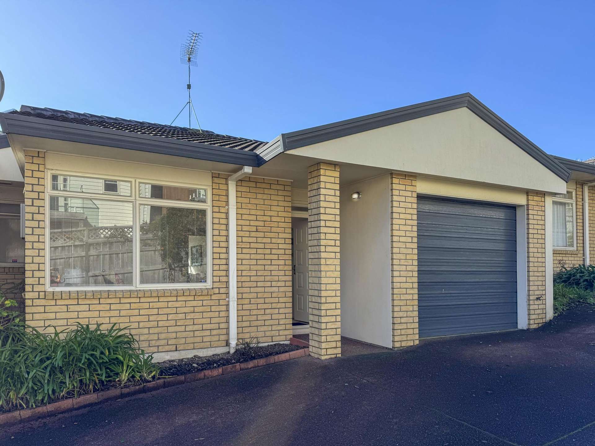 2/1 Gleanor Avenue Oteha_0