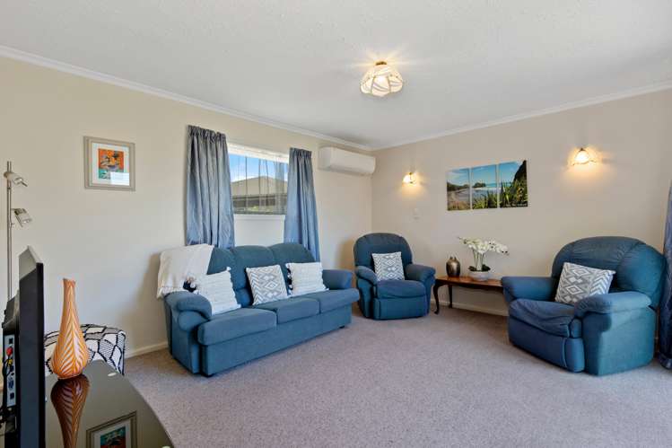 16 Wimborne Crescent Aranui_7