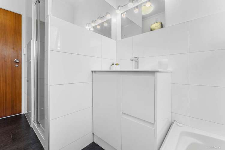 1/59 Glenmore Road Sunnyhills_17