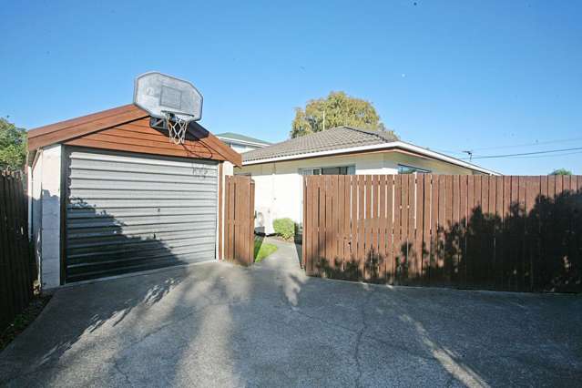 2/181 Springs Road Hornby_3