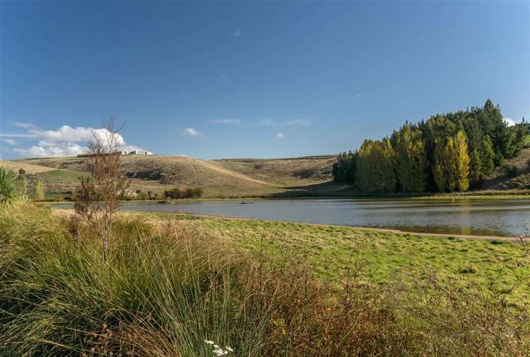 16 Lake View Place Fairhall_20