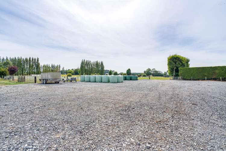 64 Lochiel Bridge Road Winton Surrounds_25