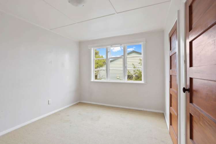 47 Hutchinson Avenue New Lynn_14