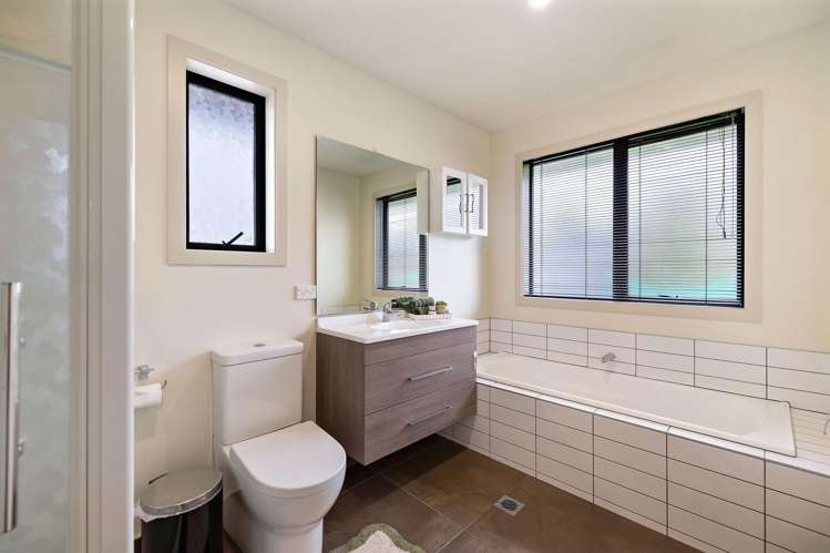 81 Risinghurst Terrace Lower Shotover_14