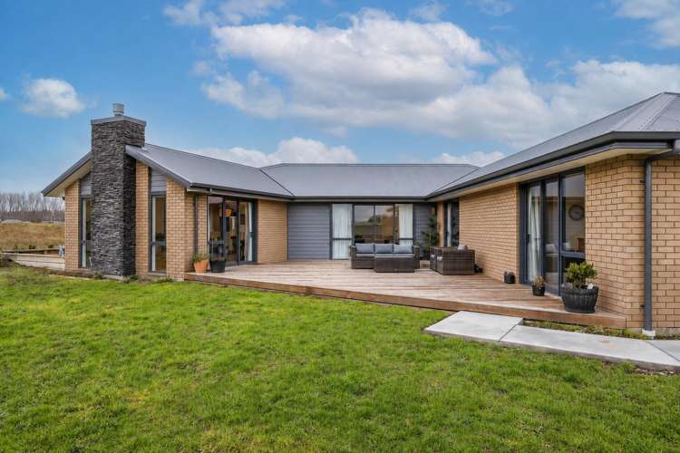 21 Copper Beech Road Woodend_21