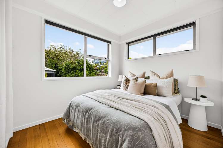 70 Kiwi Esplanade Mangere Bridge_11