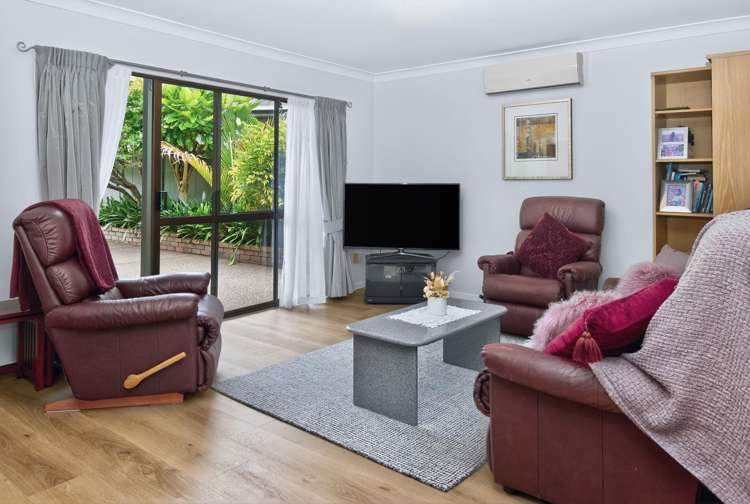 14 Channing Crescent Botany Downs_8