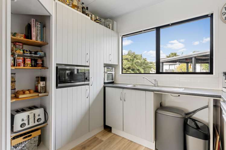 12 Landsdale Place Massey_8