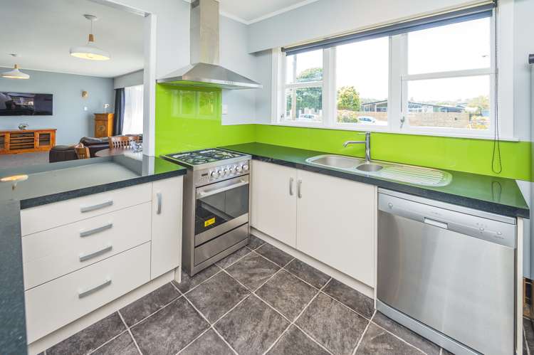 39 Devon Road Springvale_2