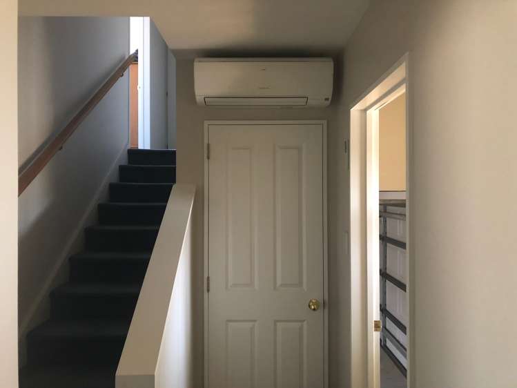 2 Delaware Crescent Russley_4