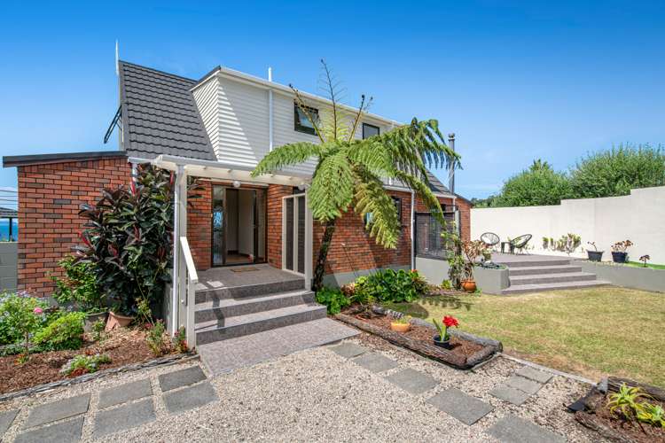 15 Higham Ferrers Place Red Beach_26