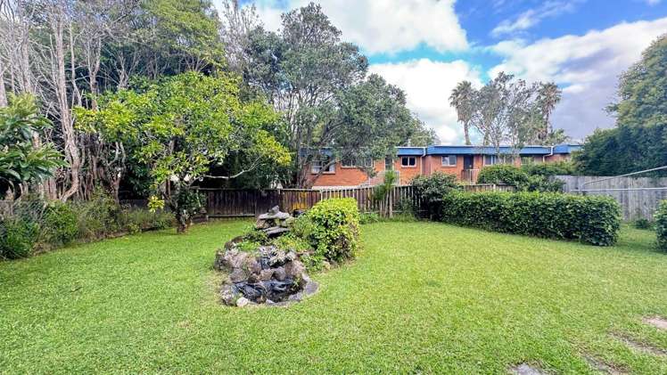 4 Easton Park Parade Glenfield_23