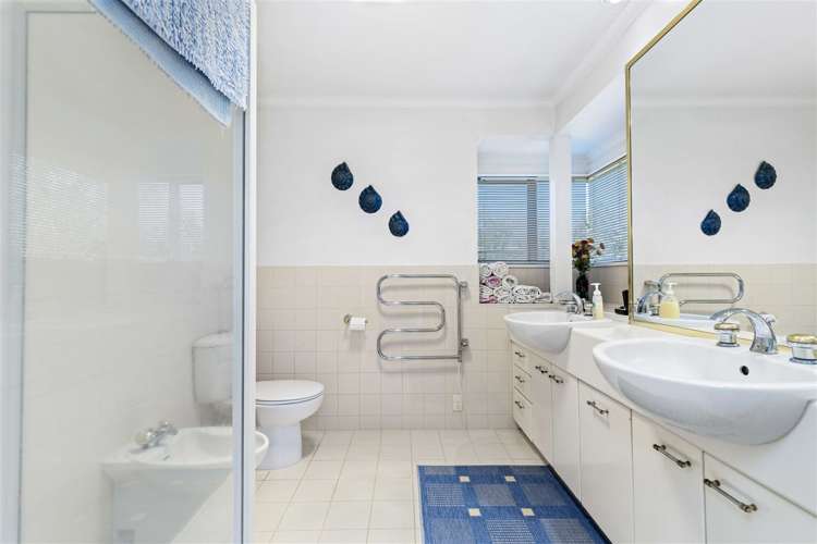 1074 River Road Queenwood_11