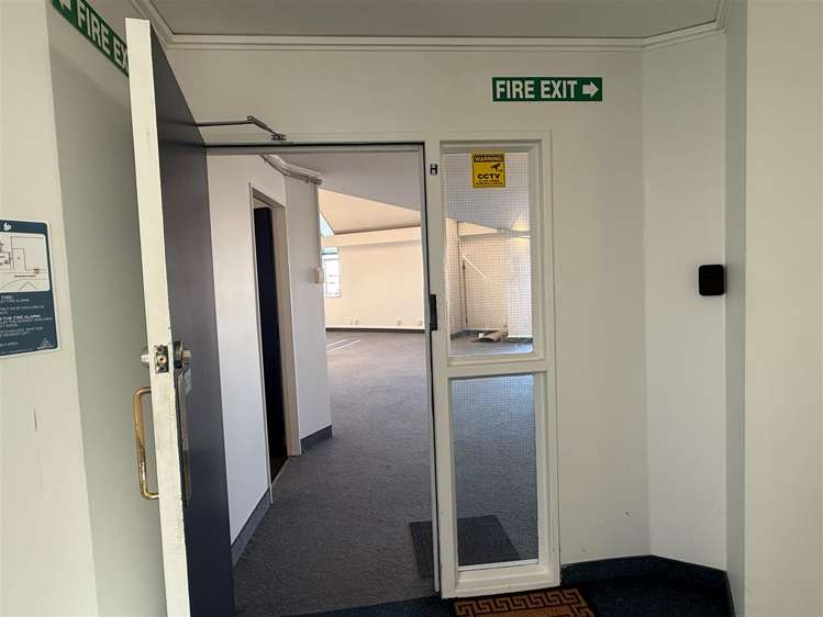 First Floor. Unit H, 31 Railway Avenue Alicetown_8