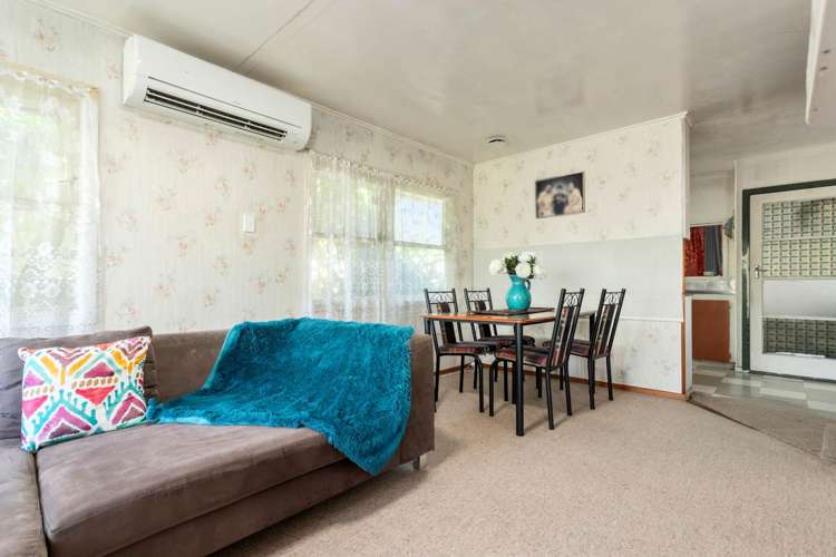 26 Crown Crescent Otara_8
