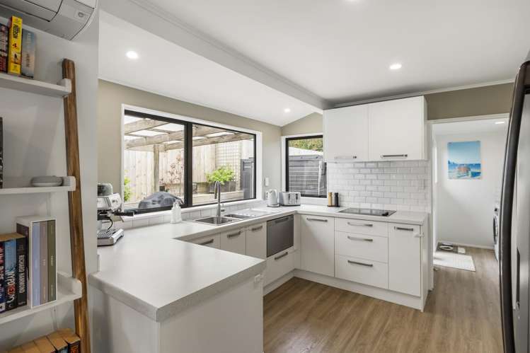 2/214 Moore Street Howick_5
