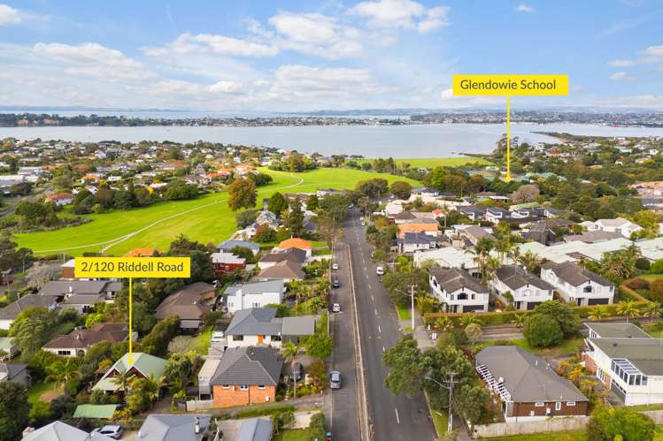 2/120 Riddell Road Glendowie_17