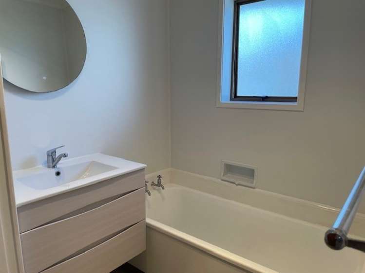 2/133 Wyllie Road 10695_8