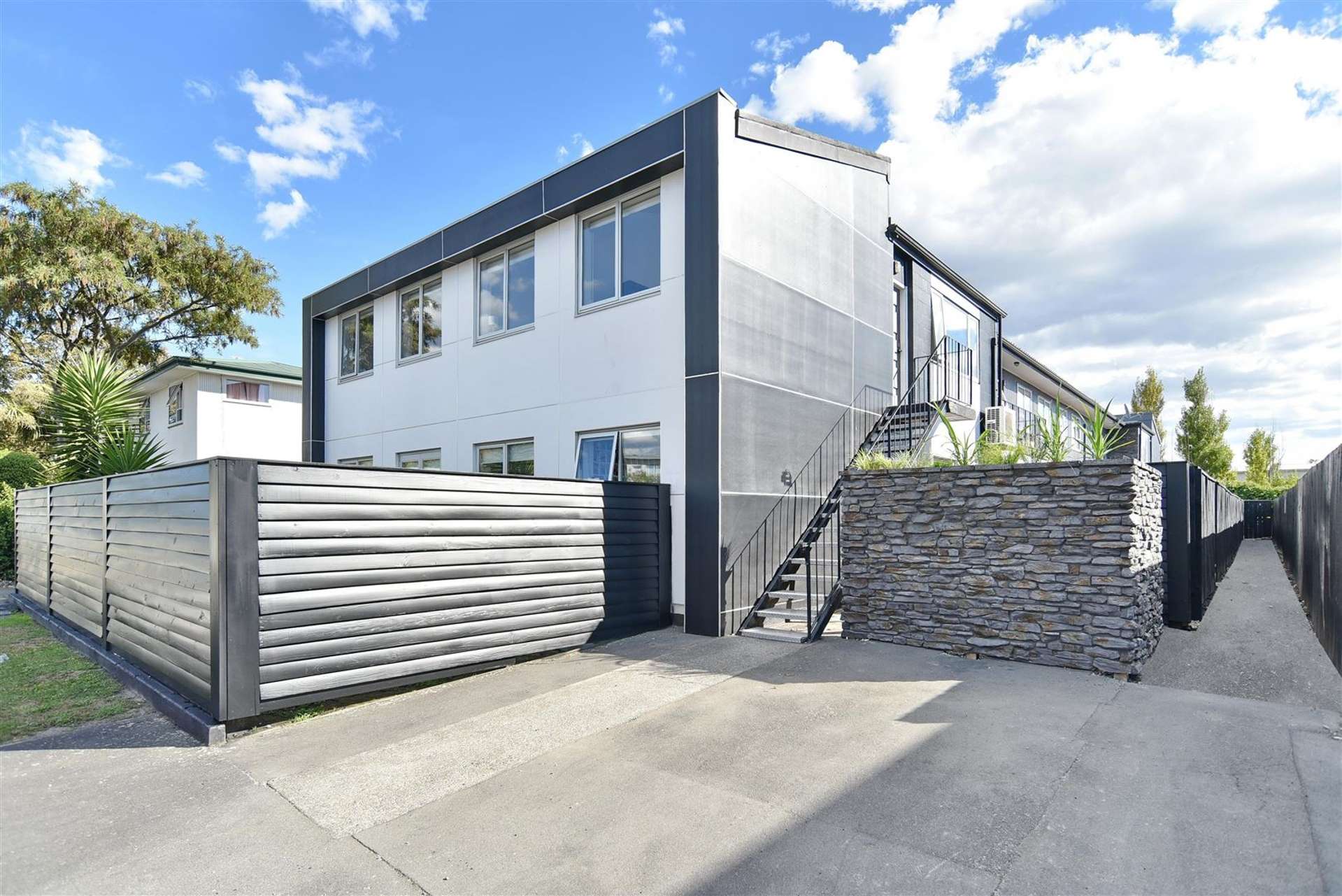 2/27 Brockworth Place Riccarton_0