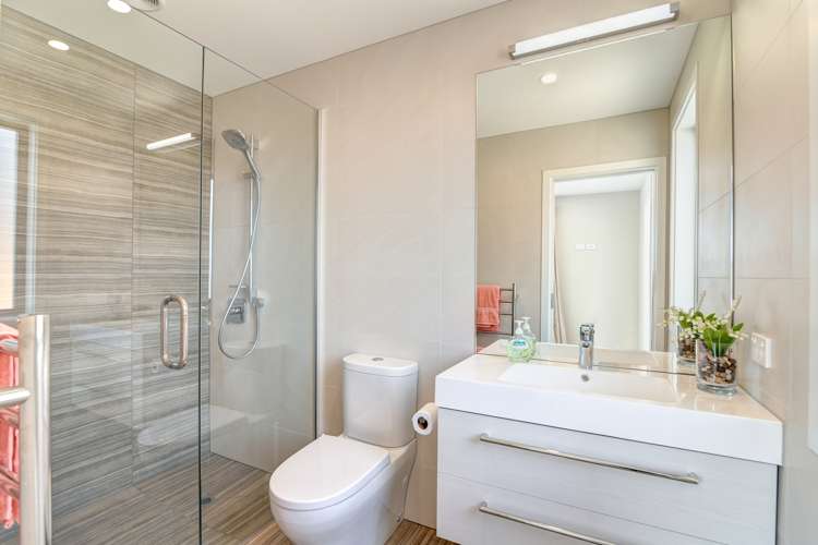 7 Falconer Rise Jacks Point_14