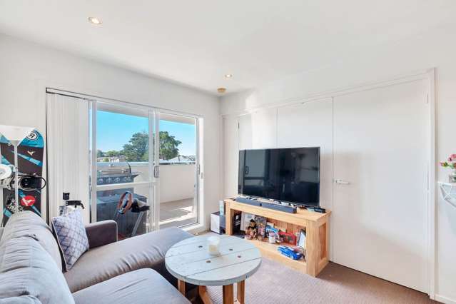 B15/60 Masons Road Oteha_3