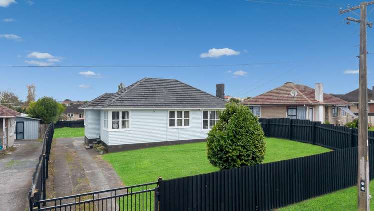 18 Crown Crescent Otara_20