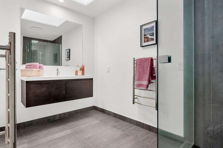 10 Strata View Western Heights_18