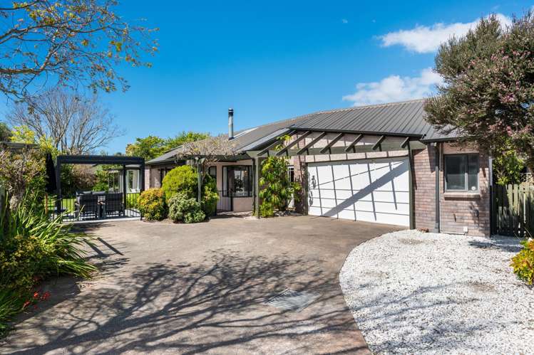 8 Bishops Close Greenmeadows_1