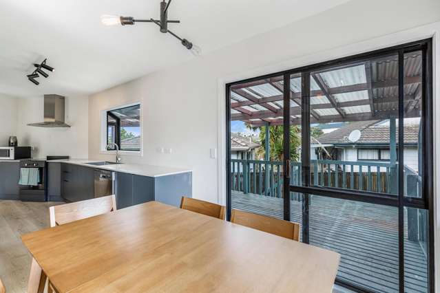 22 Landsdale Place Massey_4