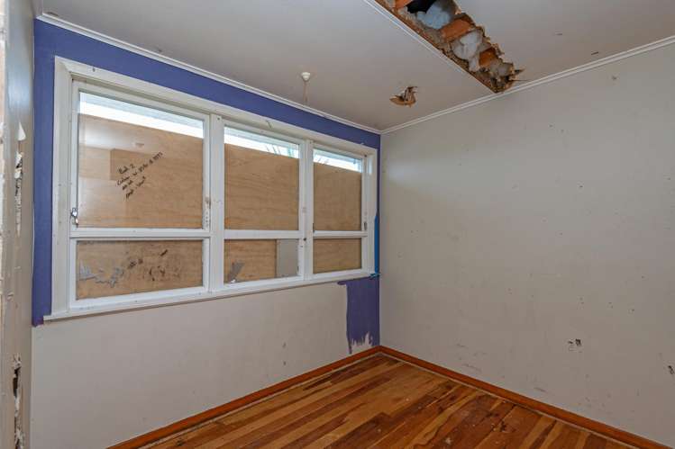 23 and 25 Stephens Crescent Highbury_4