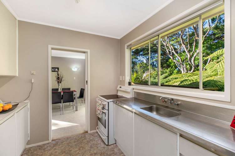 203 Woodlands Park Road Titirangi_16
