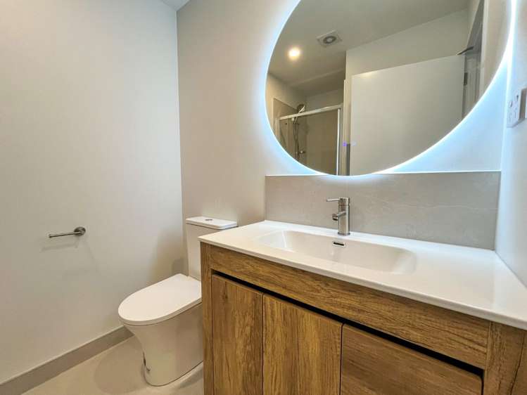 10/9 Aeroview Drive 1603_10